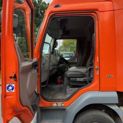 DAF LF150 18ft LONG BOX TRUCK WITH TUCKAWAY TAIL LIFT.