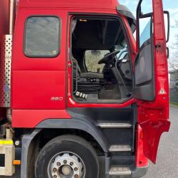 DIRECT FIRE SERVICE VOLVO FH12 4x2 18 TON CURTAINSIDER