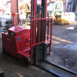 DIRECT BAE SYSTEMS LANSING FOEP 1.1 TONNE FORKLIFT