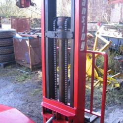 DIRECT BAE SYSTEMS LANSING FOEP 1.1 TONNE FORKLIFT