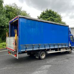 LEYLAND DAF LF 150 7.5T CURTAINSIDER .C/W TAILIFT