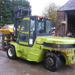 DIRECT BAE SYSTEMS CLARK C80 8 TON FORKLIFT, ONLY 860 HOURS