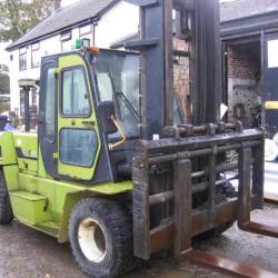 DIRECT BAE SYSTEMS CLARK C80 8 TON FORKLIFT, ONLY 860 HOURS