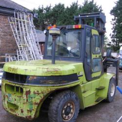 DIRECT BAE SYSTEMS CLARK C80 8 TON FORKLIFT, ONLY 860 HOURS