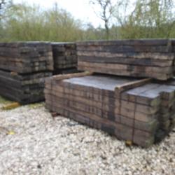 USED / RECLAIMED RAILWAY SLEEPERS .