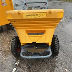 TURBOCAST 300 PUSH-ALONG GRIT SPREADER