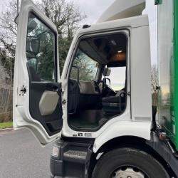 RENAULT MIDLUM 270 4x2 GLASS CARRYING TRUCK