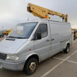 MERCEDES SPRINTER 410D VERSALIFT CHERRY PICKER
