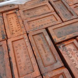 USED / RECLAIMED WITHNELL PLASTIC / ACCRINGTON BRICKS .