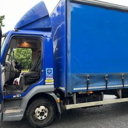 LEYLAND DAF LF 150 7.5T CURTAINSIDER .C/W TAILIFT