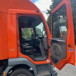 DAF LF150 18ft LONG BOX TRUCK WITH TUCKAWAY TAIL LIFT.