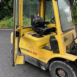 DIRECT IN FROM MINISTRY OF DEFENCE HYSTER 2.5 TONNE DIESEL FORKLIFT...