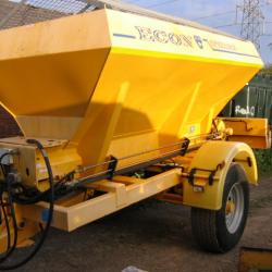 DIRECT COUNCIL ECON 9 TONNE TOWABLE GRITTING TRAILER