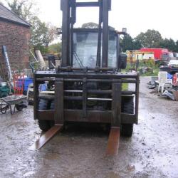 DIRECT BAE SYSTEMS CLARK C80 8 TON FORKLIFT, ONLY 860 HOURS