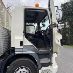 DAF CF 370 DROPSIDE HIAB 158-2 CRANE.