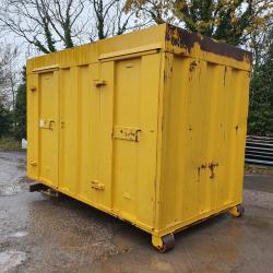 HL5 RORO HOOKLOADER WELFARE UNIT BOX BODY.