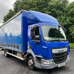 LEYLAND DAF LF 150 7.5T CURTAINSIDER .C/W TAILIFT