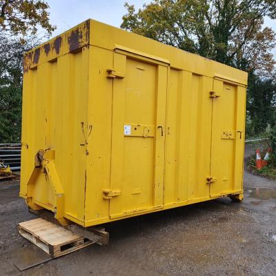 HL5 RORO HOOKLOADER WELFARE UNIT BOX BODY.