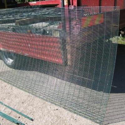 ANTI CLIMB WIRE MESH FENCING PANELS. .