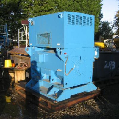 USED LARGE WEG MODEL 450B 670KW INDUCTION MOTOR APPROX 4600KG  W .