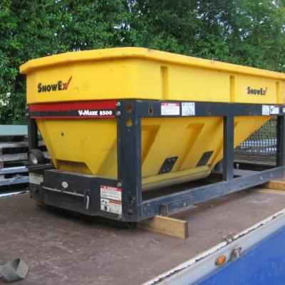 DIRECT COUNCIL SNOWEX V-MAXX SP8500 SPREADER / GRITTER